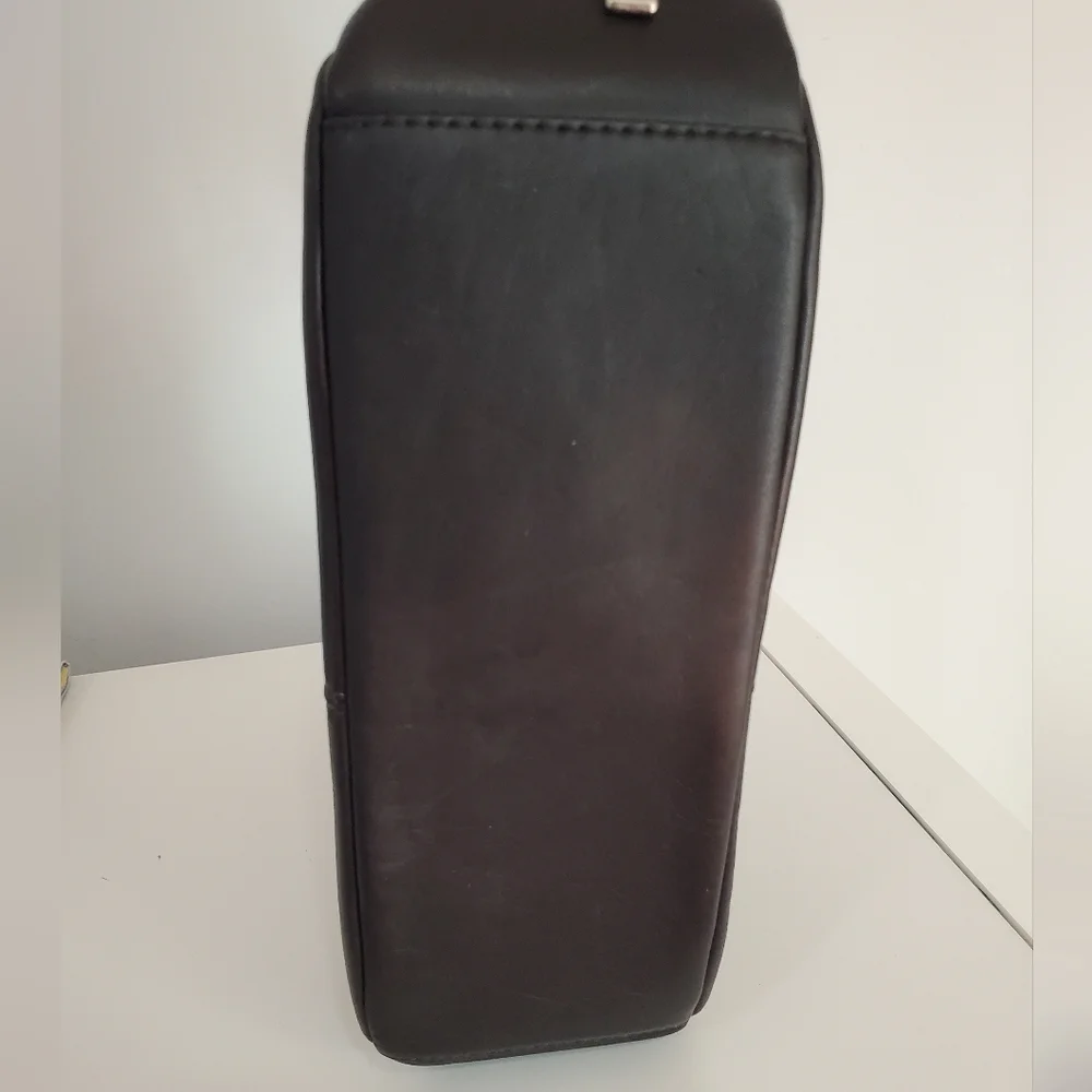 Le Donne Leather Side-Zip Shoulder Bag